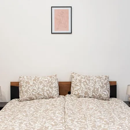 Bilyana's 1 Bedroom Апартаменты